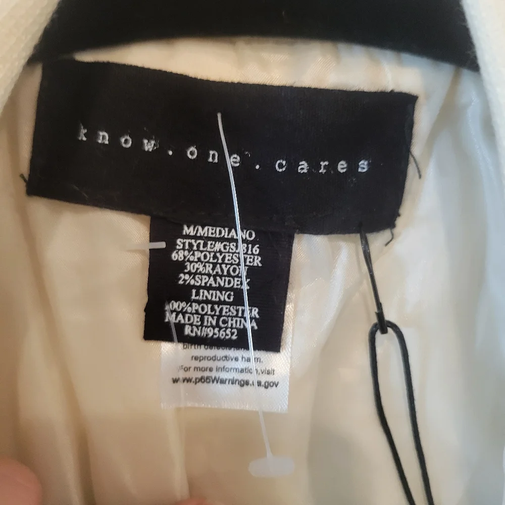 KNOW.ONE.CARES WOMEN'S WHITE TUXEDO BLAZER SIZE MEDIUM NWT